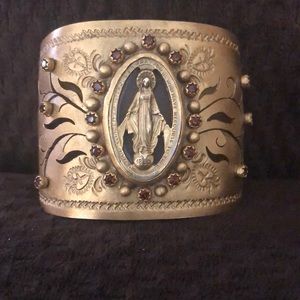 Virgins Saints & Angels Miraculous Mary